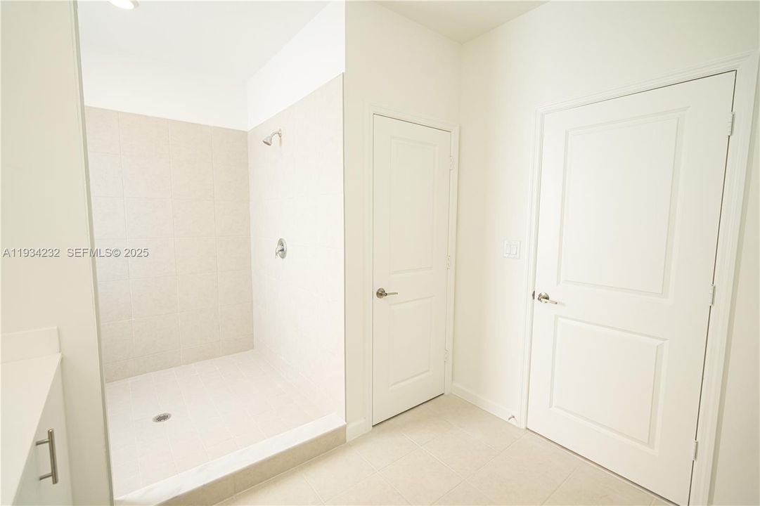 For Sale: $690,000 (5 beds, 3 baths, 2665 Square Feet)