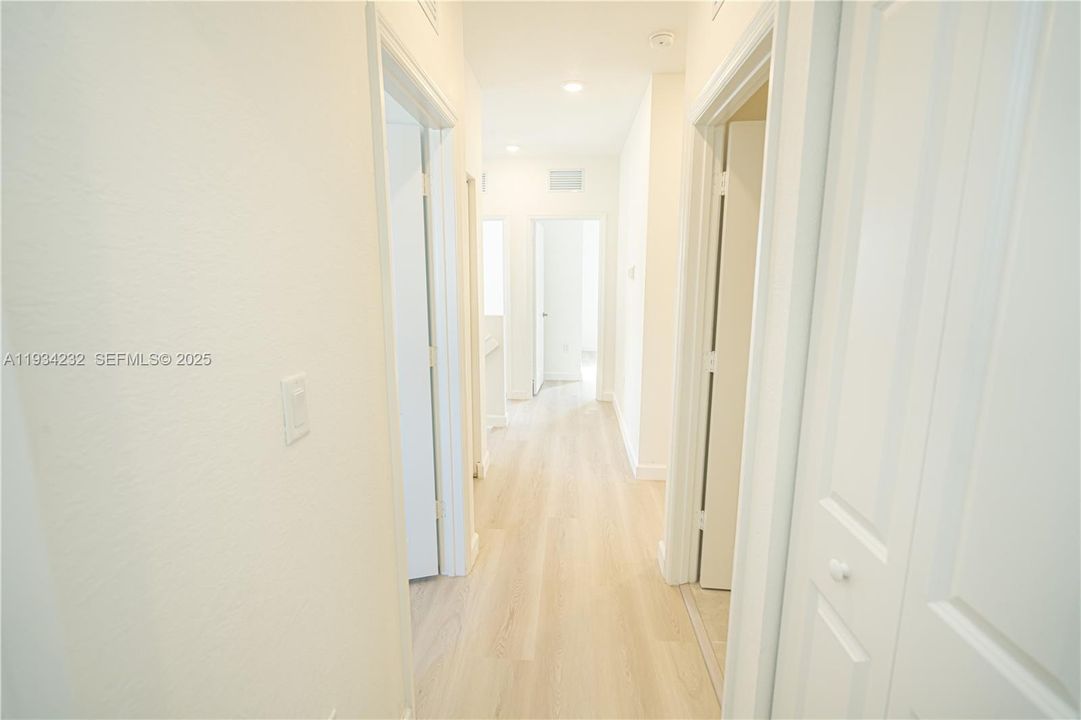 For Sale: $690,000 (5 beds, 3 baths, 2665 Square Feet)