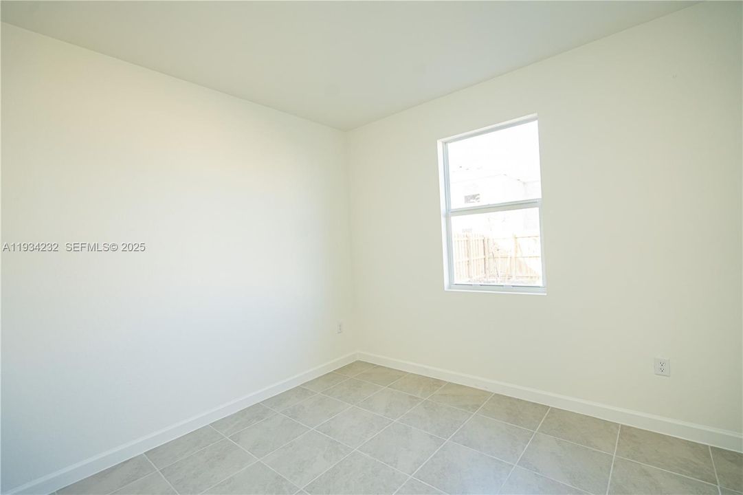 For Sale: $690,000 (5 beds, 3 baths, 2665 Square Feet)