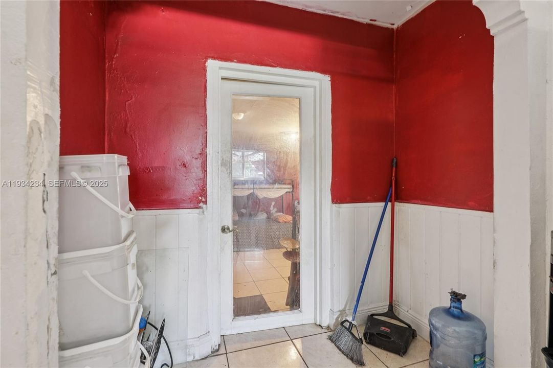 На продажу: $430,000 (4 спален, 2 ванн, 1747 Квадратных фут)