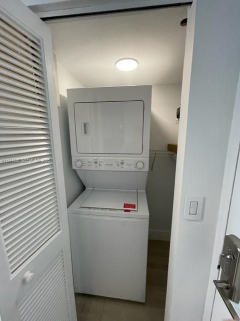 For Rent: $2,600 (1 beds, 1 baths, 757 Square Feet)