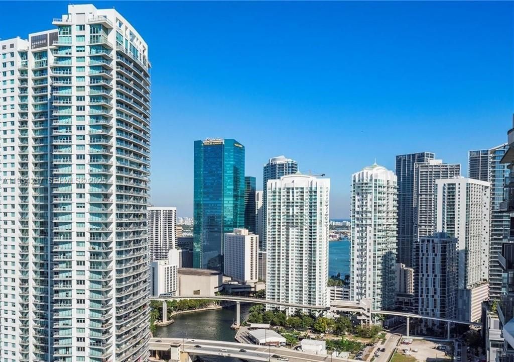 En Renta: $3,500 (2 camas, 3 baños, 1300 Pies cuadrados)