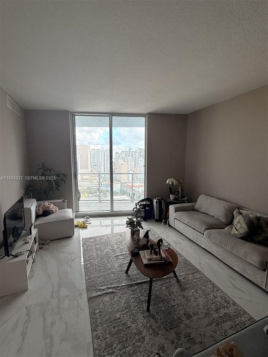 En Renta: $3,500 (2 camas, 3 baños, 1300 Pies cuadrados)