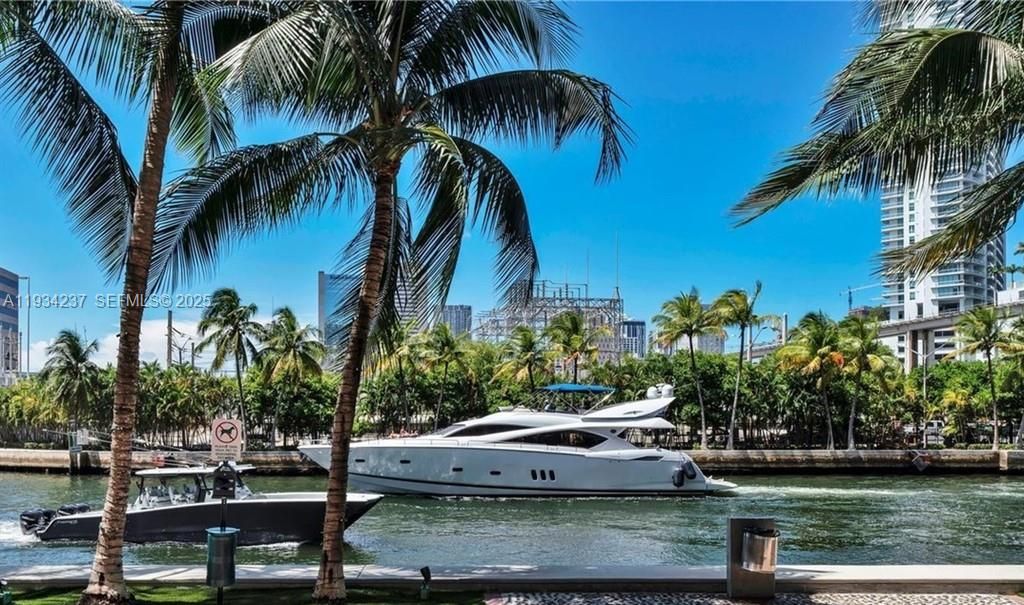 En Renta: $3,500 (2 camas, 3 baños, 1300 Pies cuadrados)