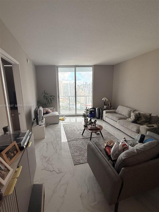 En Renta: $3,500 (2 camas, 3 baños, 1300 Pies cuadrados)