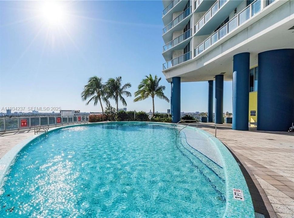 En Renta: $3,500 (2 camas, 3 baños, 1300 Pies cuadrados)