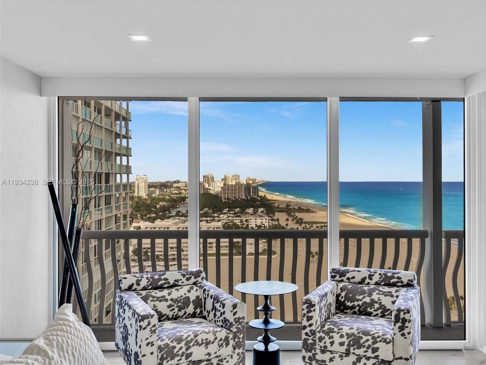 For Sale: $975,000 (2 beds, 2 baths, 1258 Square Feet)