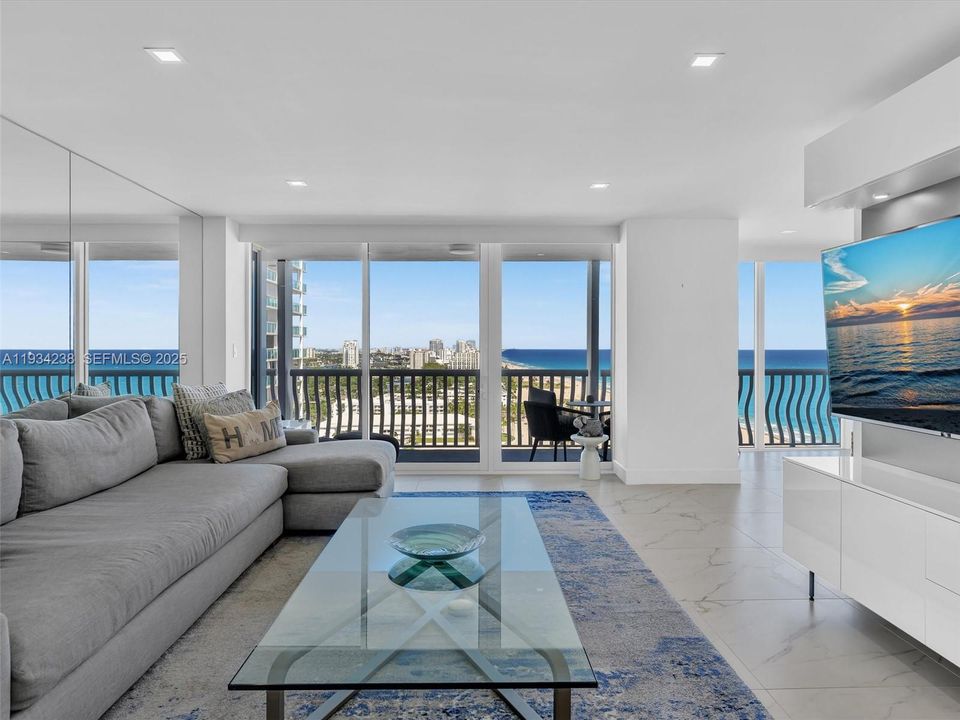 For Sale: $975,000 (2 beds, 2 baths, 1258 Square Feet)