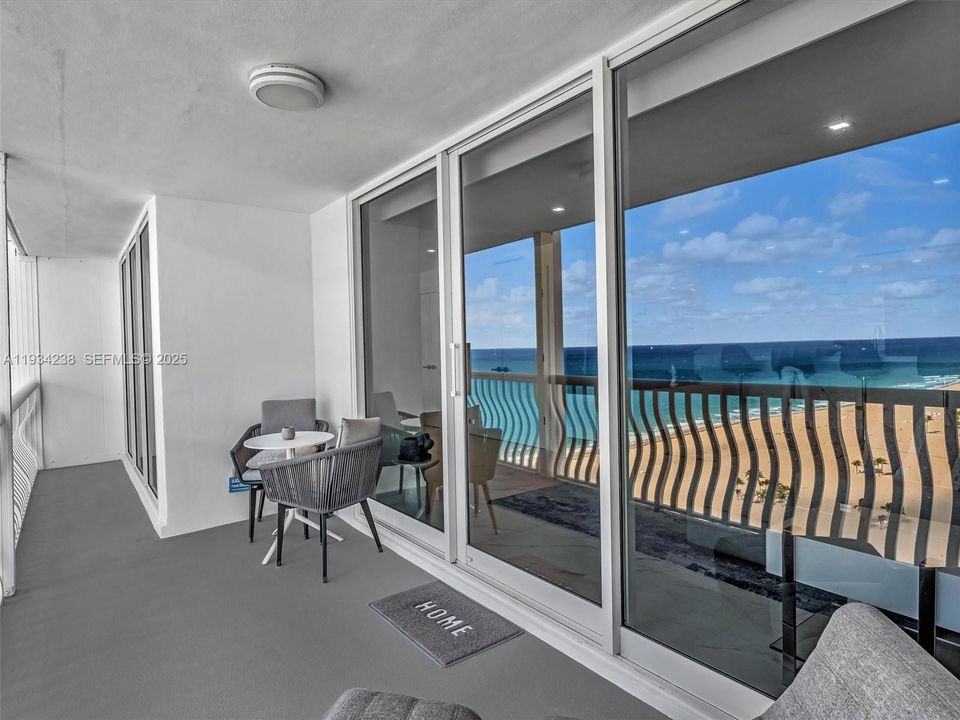 For Sale: $975,000 (2 beds, 2 baths, 1258 Square Feet)