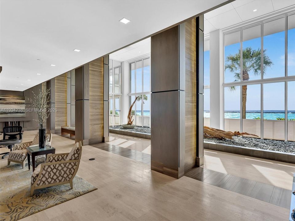 For Sale: $975,000 (2 beds, 2 baths, 1258 Square Feet)