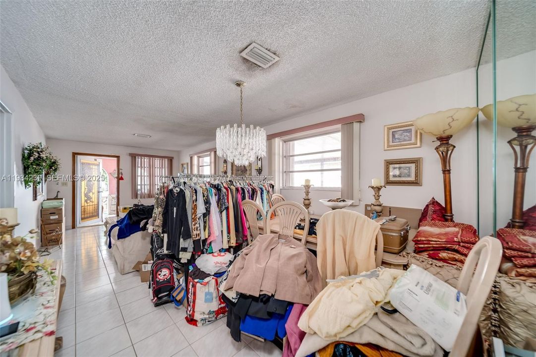 На продажу: $1,500,000 (3 спален, 1 ванн, 1615 Квадратных фут)