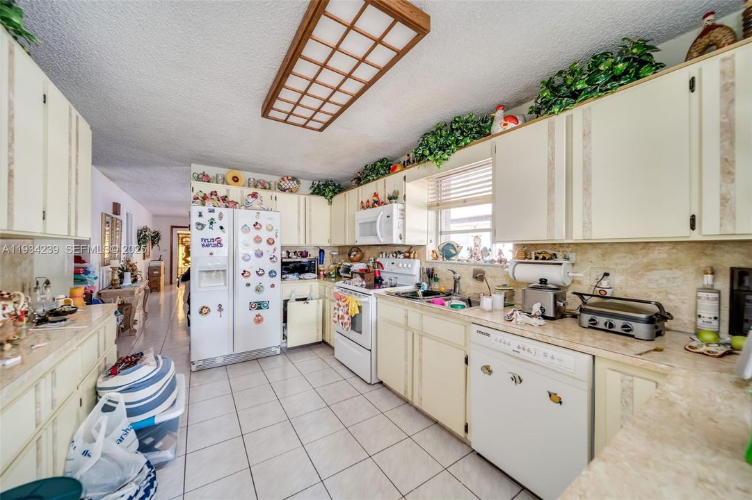 На продажу: $1,500,000 (3 спален, 1 ванн, 1615 Квадратных фут)