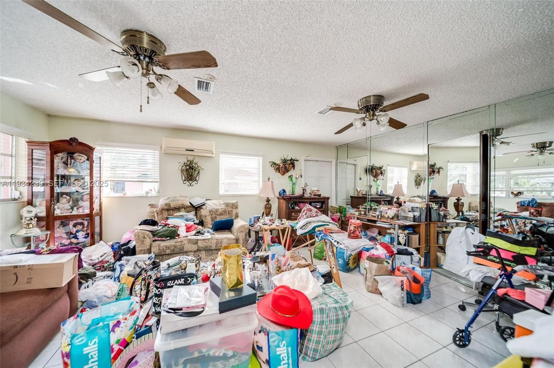 На продажу: $1,500,000 (3 спален, 1 ванн, 1615 Квадратных фут)