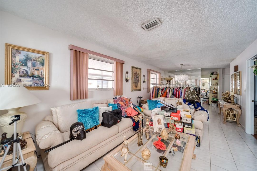 На продажу: $1,500,000 (3 спален, 1 ванн, 1615 Квадратных фут)