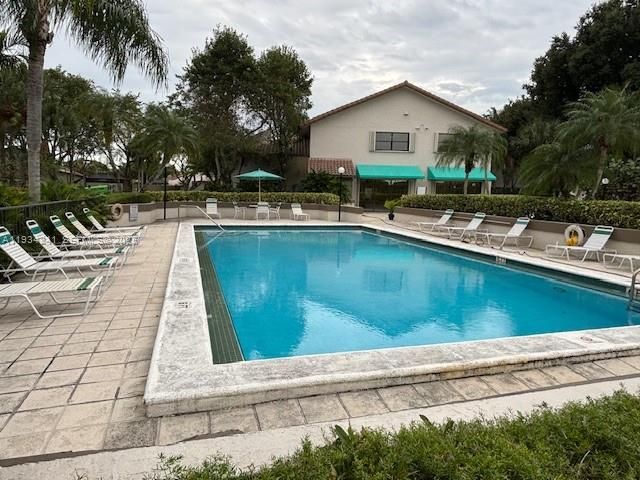 For Rent: $3,500 (3 beds, 2 baths, 1492 Square Feet)