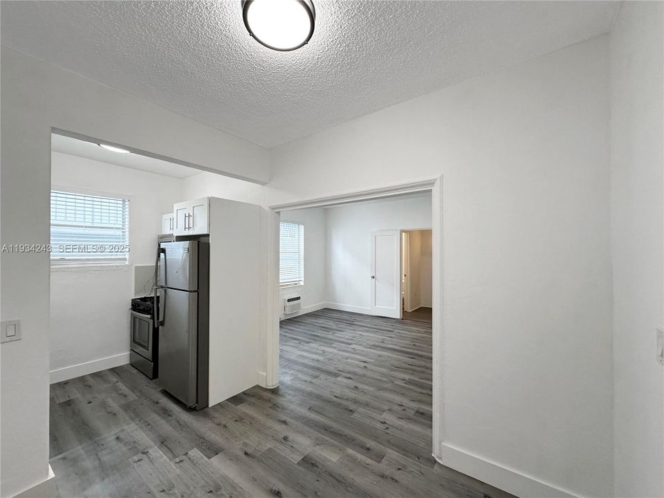 For Rent: $1,800 (0 beds, 1 baths, 490 Square Feet)