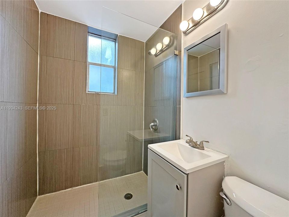 For Rent: $1,800 (0 beds, 1 baths, 490 Square Feet)