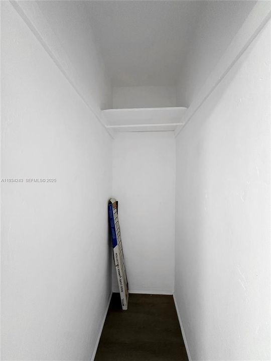 For Rent: $1,800 (0 beds, 1 baths, 490 Square Feet)