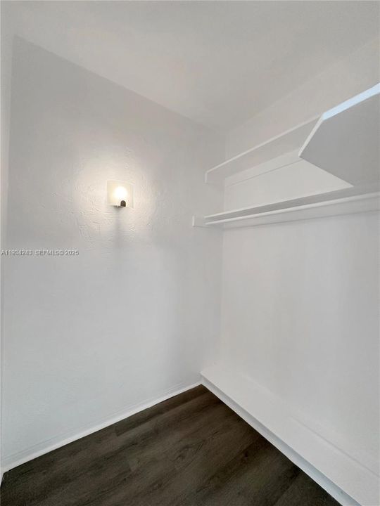 For Rent: $1,800 (0 beds, 1 baths, 490 Square Feet)