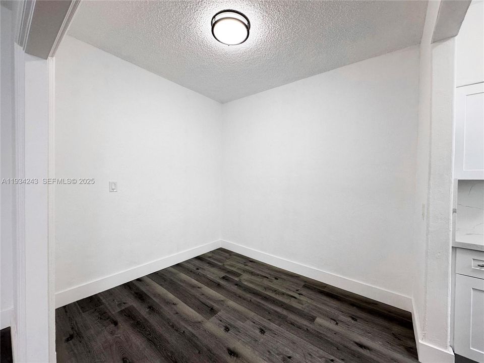 For Rent: $1,800 (0 beds, 1 baths, 490 Square Feet)