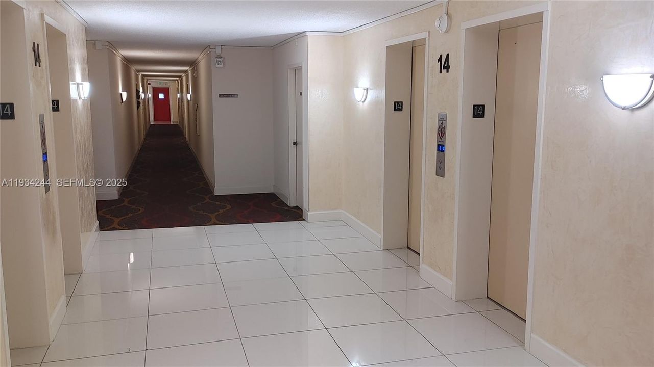 待售: $325,000 (1 贝兹, 1 浴室, 1104 平方英尺)