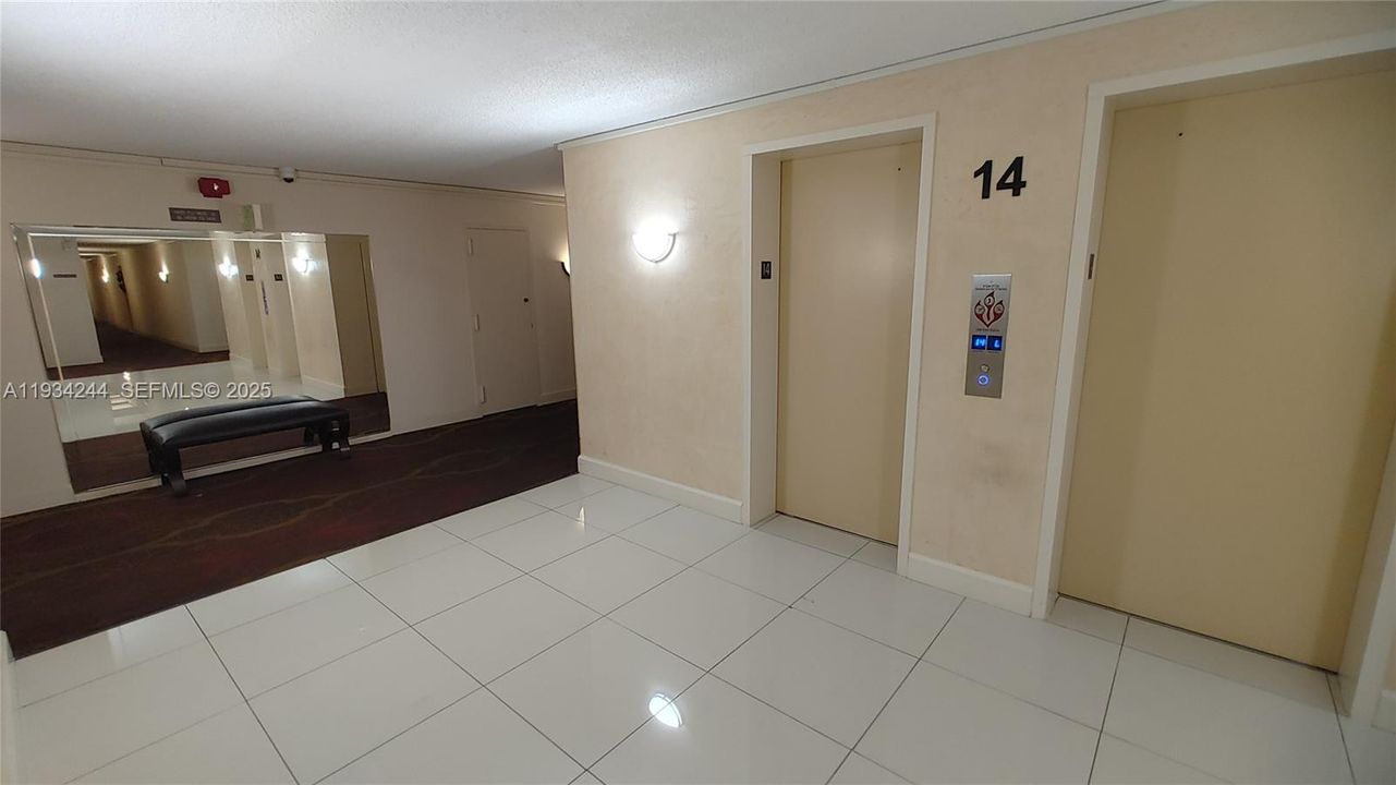 待售: $325,000 (1 贝兹, 1 浴室, 1104 平方英尺)