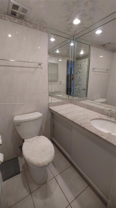 待售: $325,000 (1 贝兹, 1 浴室, 1104 平方英尺)