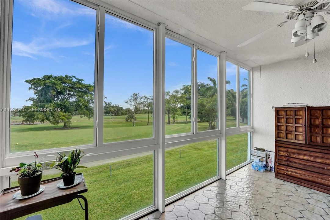 For Sale: $147,000 (2 beds, 2 baths, 1000 Square Feet)