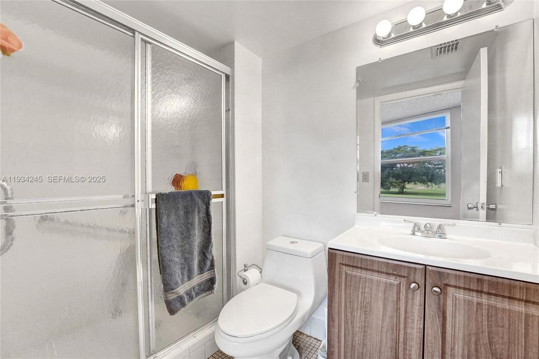 For Sale: $147,000 (2 beds, 2 baths, 1000 Square Feet)