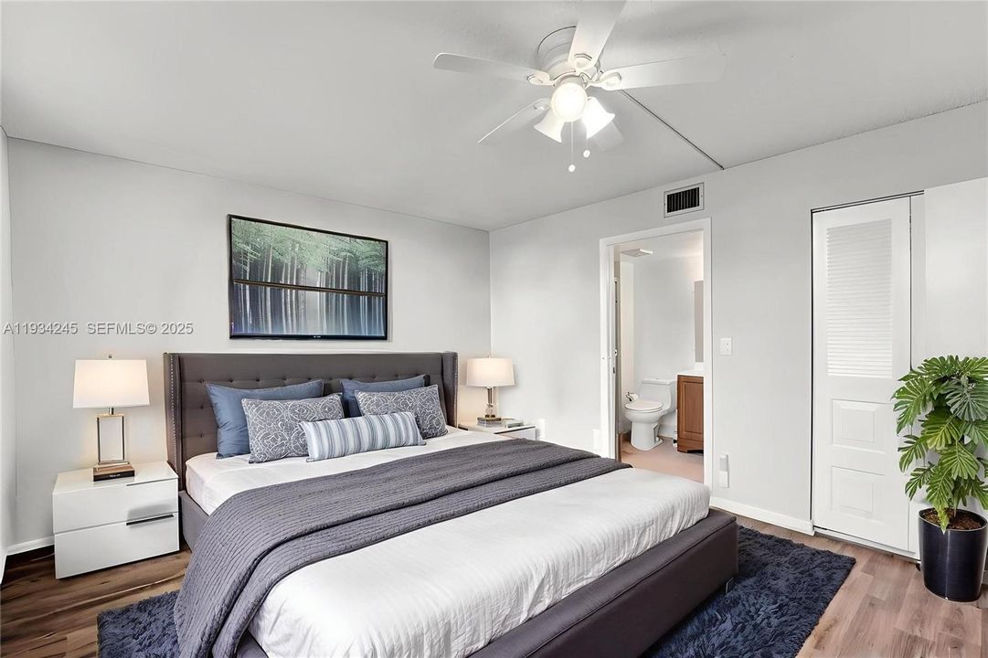 For Sale: $147,000 (2 beds, 2 baths, 1000 Square Feet)