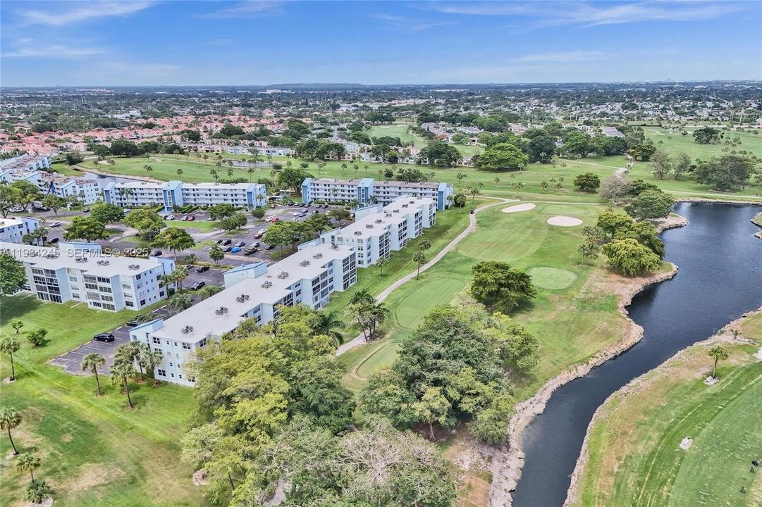 For Sale: $147,000 (2 beds, 2 baths, 1000 Square Feet)