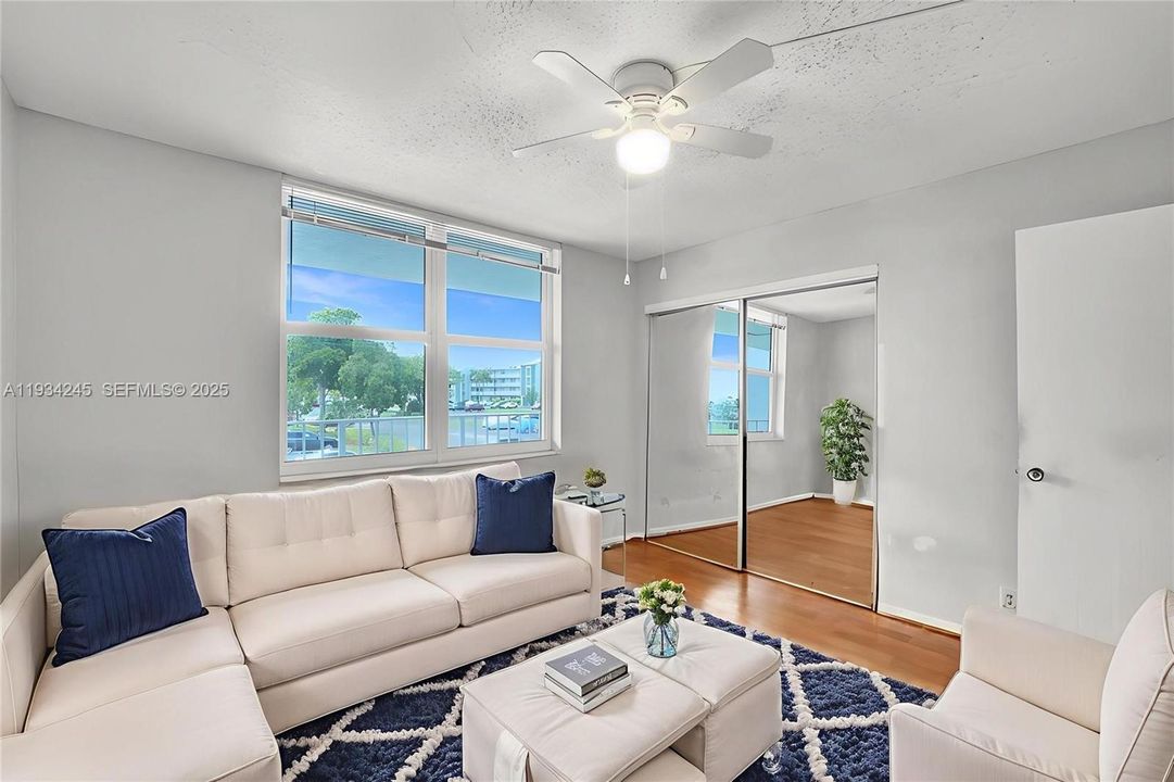 For Sale: $147,000 (2 beds, 2 baths, 1000 Square Feet)