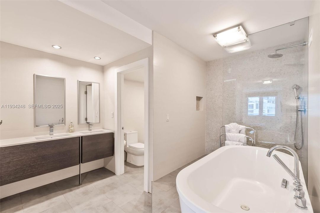 出租: $20,000 (2 贝兹, 2 浴室, 1230 平方英尺)