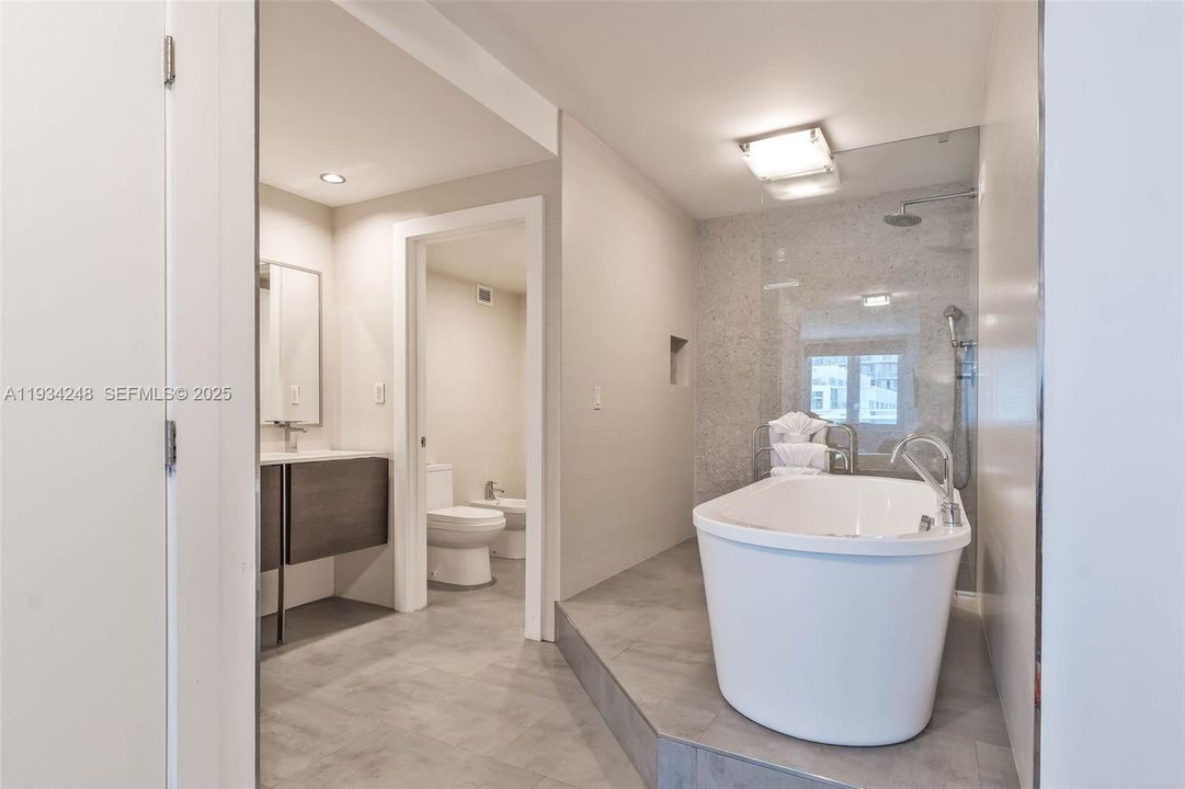 出租: $20,000 (2 贝兹, 2 浴室, 1230 平方英尺)