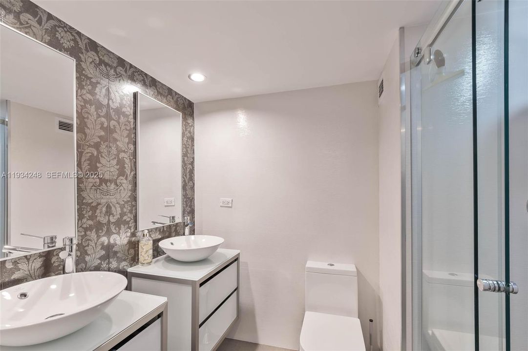 出租: $20,000 (2 贝兹, 2 浴室, 1230 平方英尺)