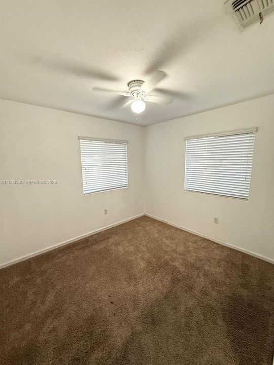 For Rent: $3,499 (4 beds, 2 baths, 1625 Square Feet)