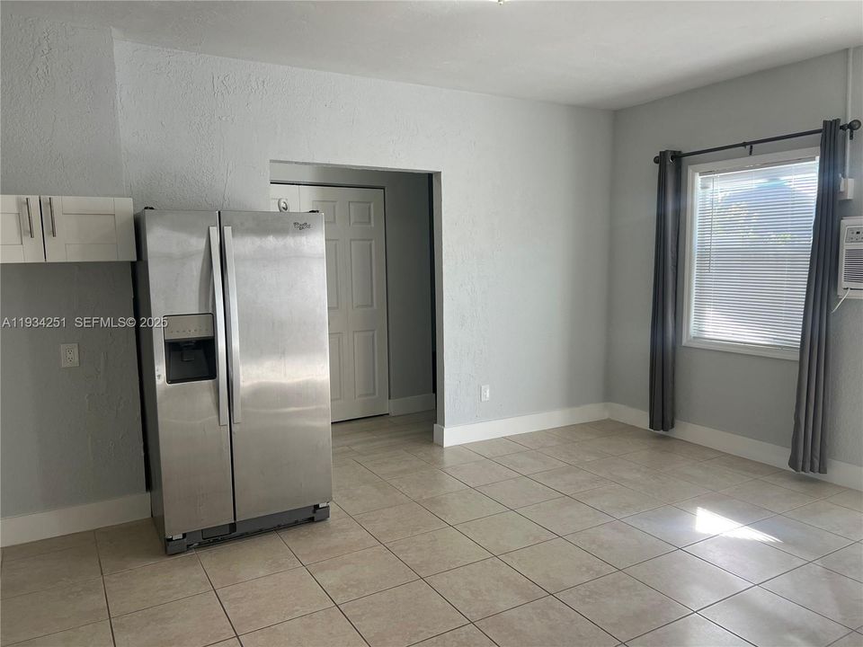 En Renta: $1,200 (0 camas, 1 baños, 0 Pies cuadrados)