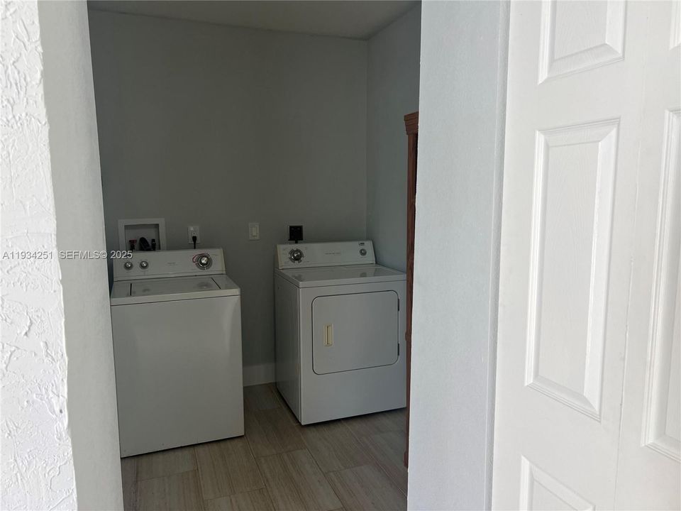 En Renta: $1,200 (0 camas, 1 baños, 0 Pies cuadrados)