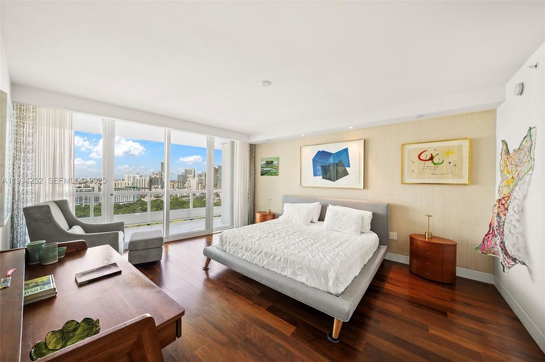 For Sale: $2,925,000 (2 beds, 2 baths, 2580 Square Feet)