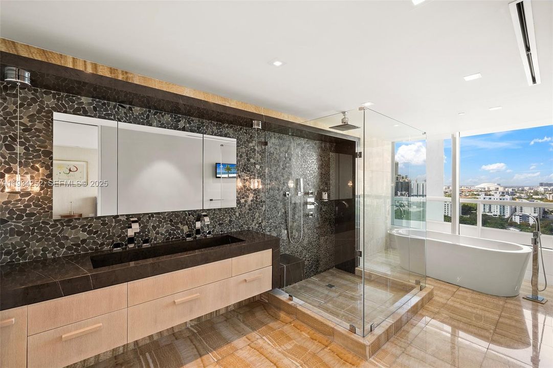 For Sale: $2,925,000 (2 beds, 2 baths, 2580 Square Feet)