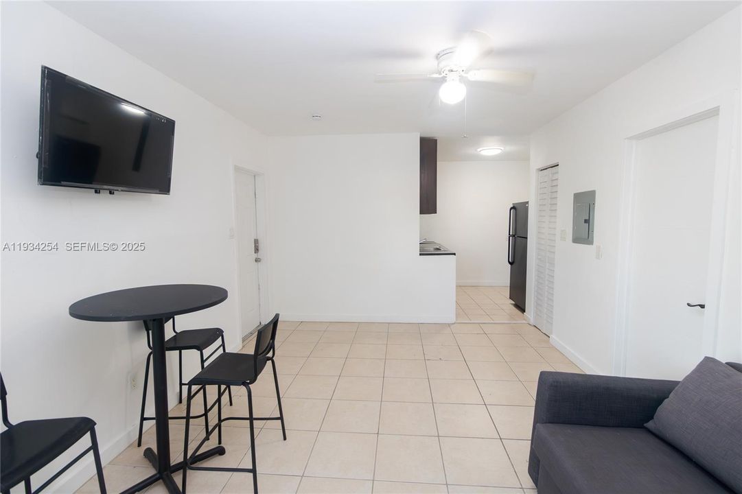 For Rent: $1,700 (1 beds, 1 baths, 0 Square Feet)