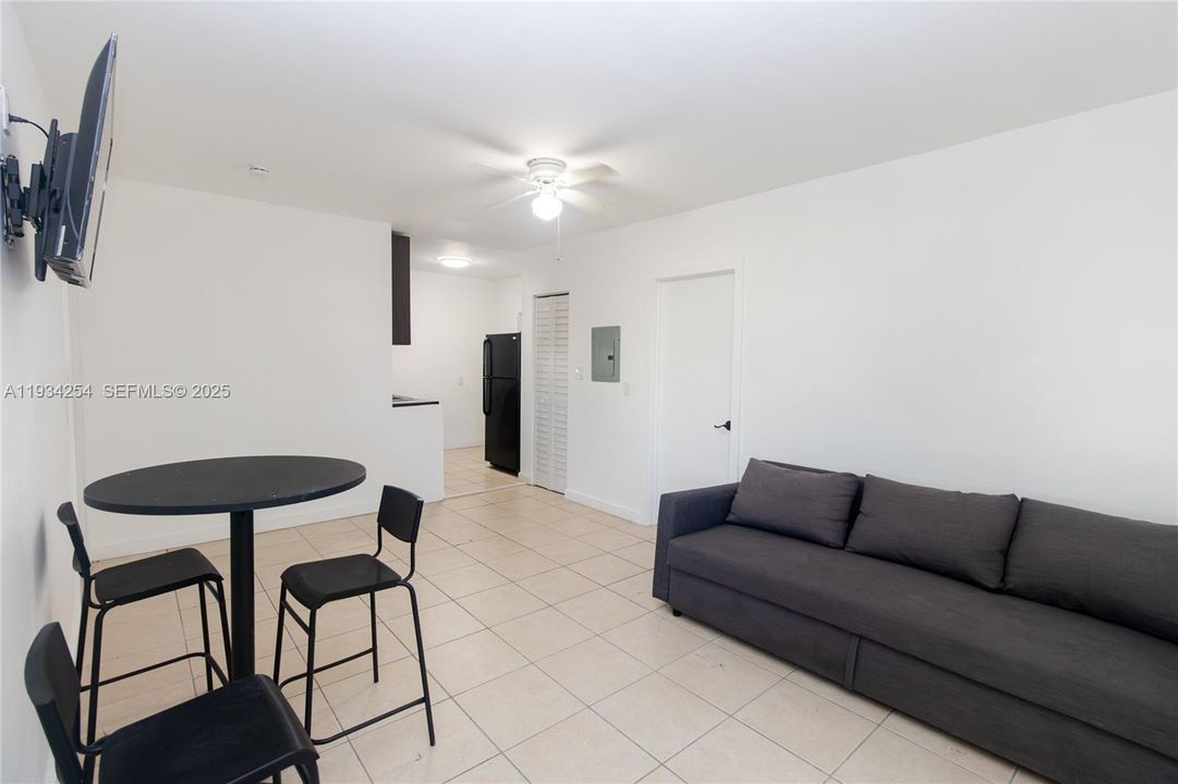 For Rent: $1,700 (1 beds, 1 baths, 0 Square Feet)