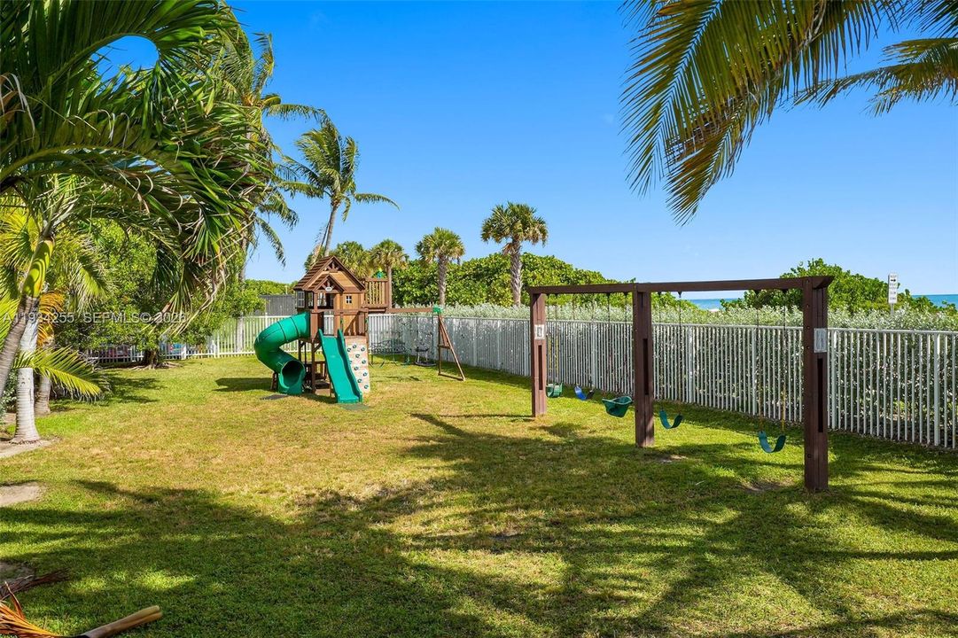 For Rent: $4,200 (2 beds, 2 baths, 1134 Square Feet)