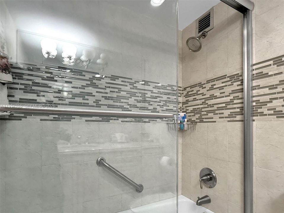 For Rent: $4,200 (2 beds, 2 baths, 1134 Square Feet)