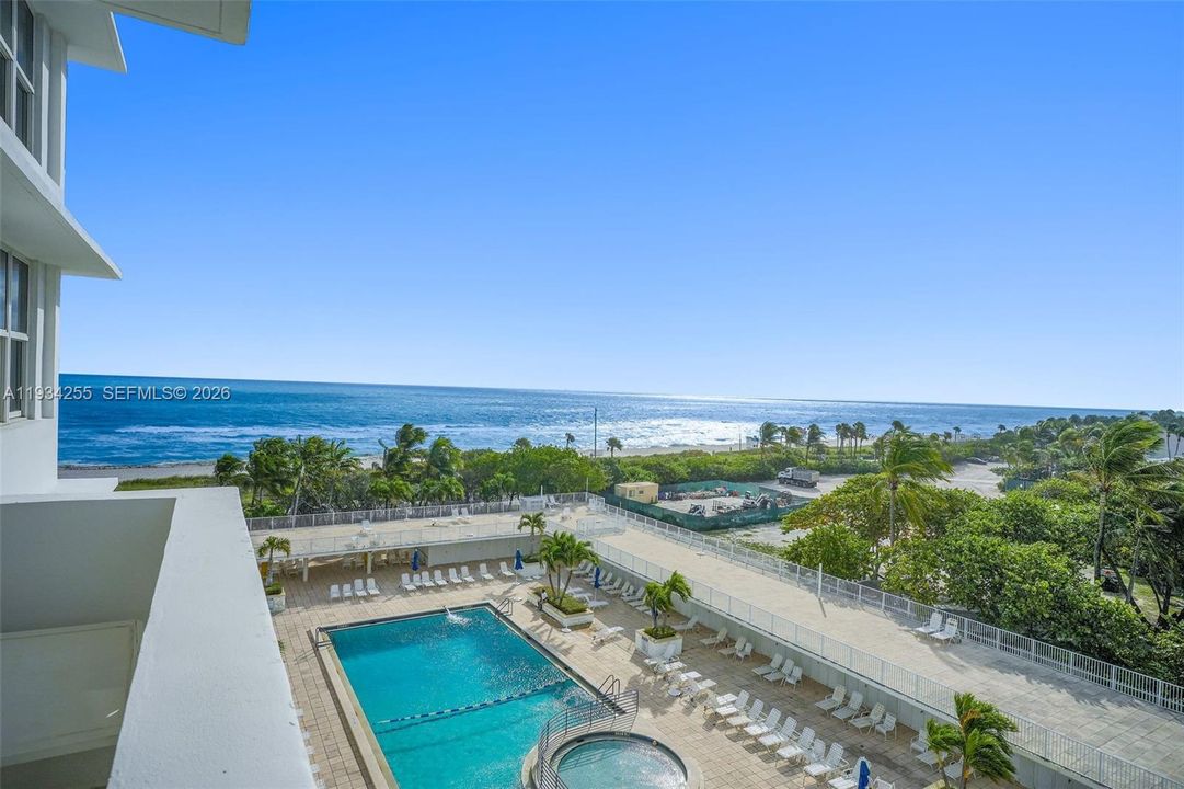 For Rent: $4,200 (2 beds, 2 baths, 1134 Square Feet)