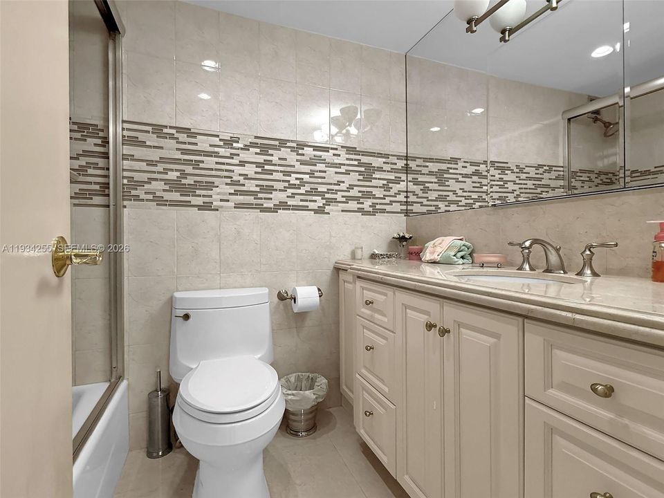 For Rent: $4,200 (2 beds, 2 baths, 1134 Square Feet)