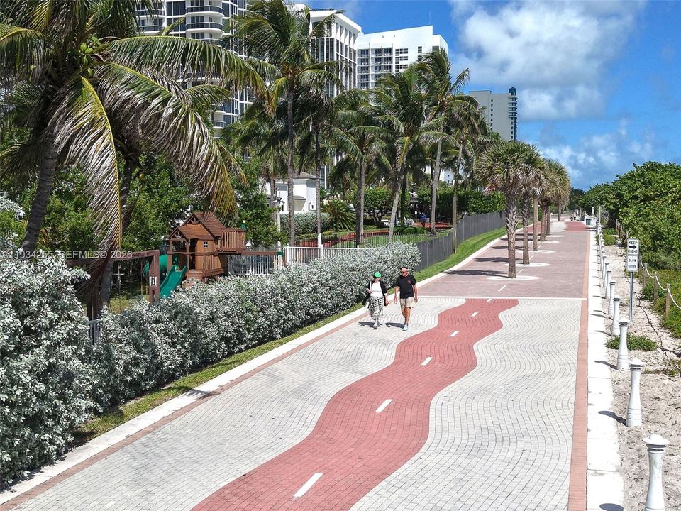 For Rent: $4,200 (2 beds, 2 baths, 1134 Square Feet)