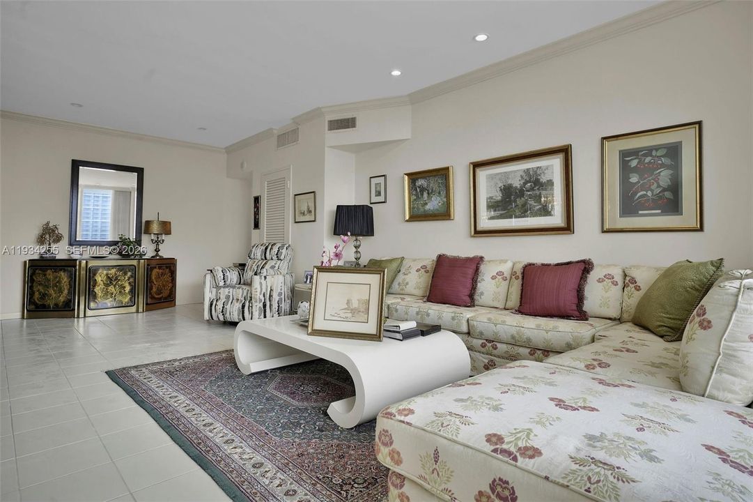 For Rent: $4,200 (2 beds, 2 baths, 1134 Square Feet)