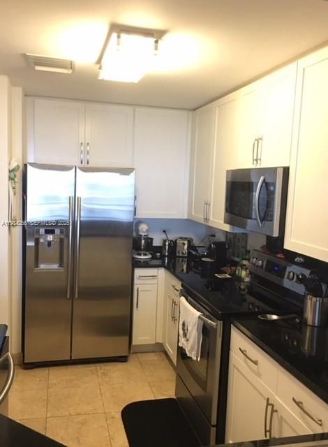 В аренду: $6,200 (3 спален, 3 ванн, 1493 Квадратных фут)