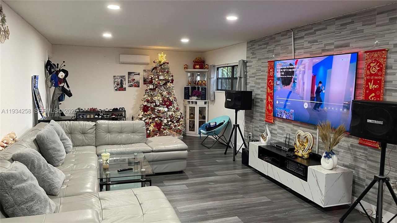 For Sale: $610,000 (3 beds, 2 baths, 1670 Square Feet)